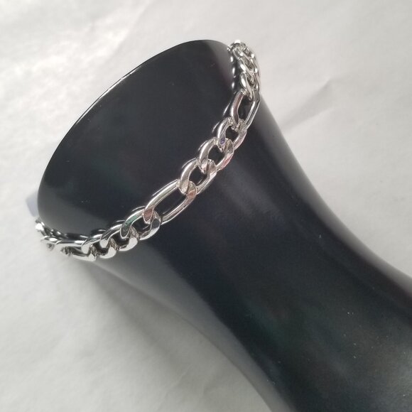 Claire's Silver Chain Link Bracelet - Picture 2 of 5